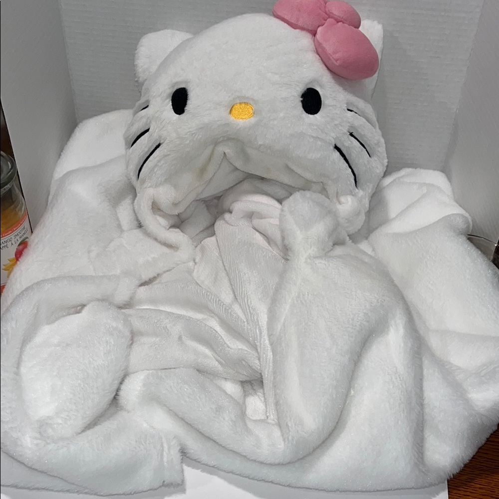 Hello Kitty White Hooded Blanket